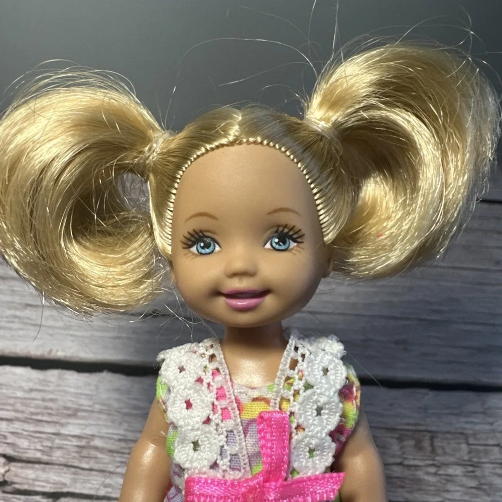 Vintage 1994 Mattel Kelly Barbie's Little Sister Blonde Hair Blue Eyes